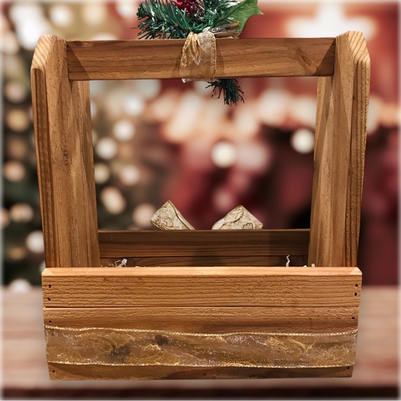 Handmade Wooden Cocoa/Beverage Caddy - Picture 3 of 6